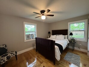 2 bedrooms, desk, free WiFi, bed sheets