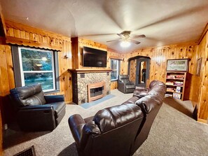 Smart TV, fireplace, DVD player, video library