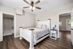 2 makuuhuonetta, silitysrauta/-lauta, Wi-Fi, vuodevaatteet