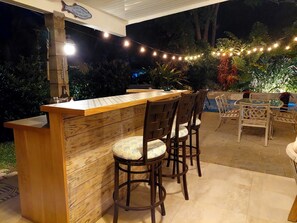 تناول الطعام بالخارج