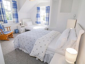 Cottage | 4 bedrooms, individually decorated, individually furnished, free WiFi - Craiglea Cottage (Coleraine)