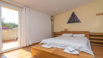 3 dormitorios, tabla de planchar con plancha, wifi gratis y ropa de cama