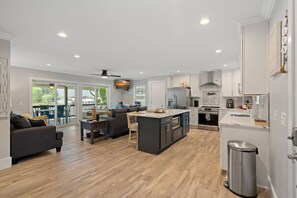 Interior - Lake Norman Waterfront with Dock, hot tub fire pit and pool table (Denver)