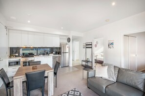 Comfort Apartment | Private kitchen | Full-sized fridge, microwave, oven, stovetop - Bellerive Quay - 2 Bedroom Apartment (Bellerive)
