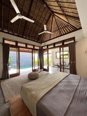 In-room safe, desk, free WiFi, bed sheets - La Reserva (Jimbaran)