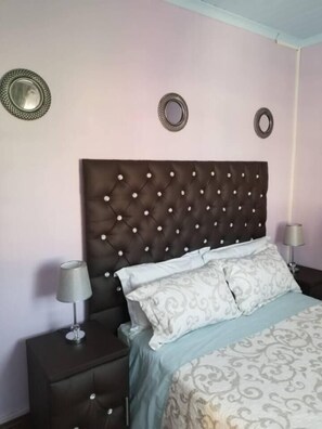1 chambre, fer et planche Ă repasser, Wi-Fi, draps fournis
