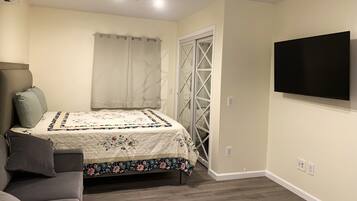 Desk, iron/ironing board, free WiFi, bed sheets