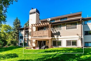 Exterior - Riverfront Vacation Home, Walk to Slopes and Town (Avon)