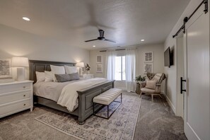 3 habitaciones, tabla de planchar con plancha, cuna de viaje y wifi 