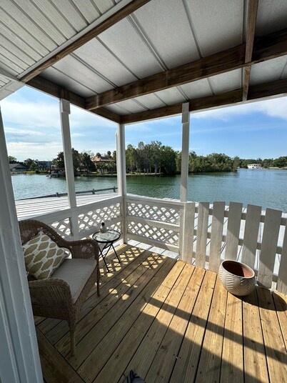 Waterfront home in Crystal River w/private dock and kayaks 