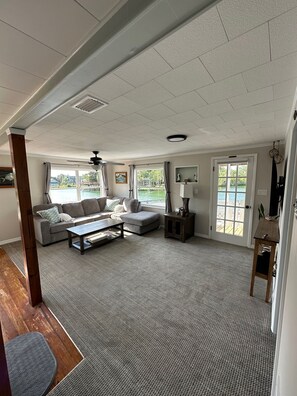 Smart TV - Waterfront home in Crystal River w/private dock and kayaks  (Crystal River)