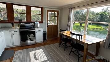 Micro-ondes, four, plaque de cuisson, lave-vaisselle