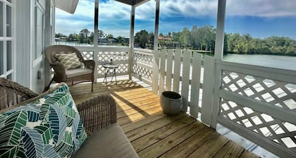 Waterfront home in Crystal River w/private dock and kayaks