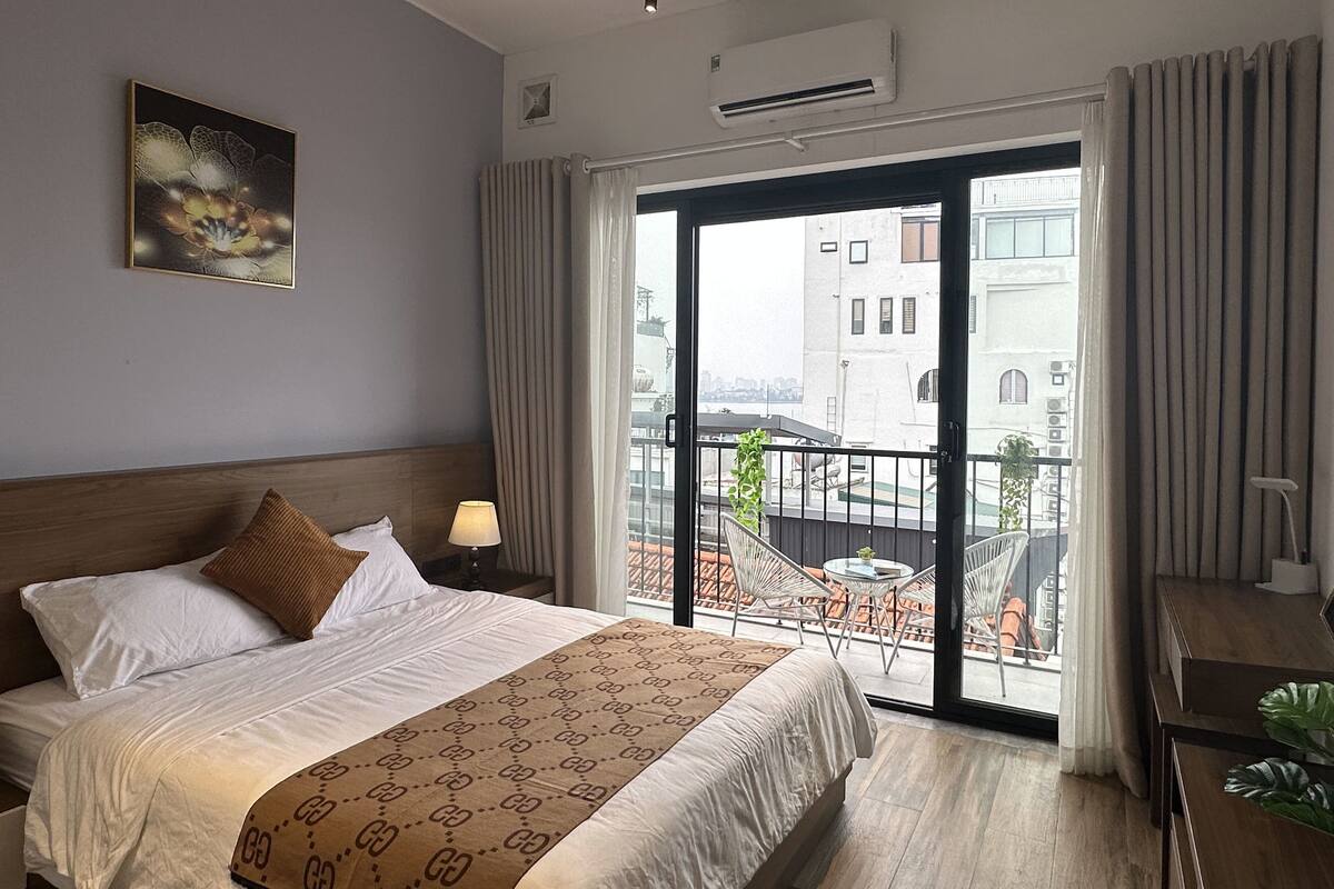 Deluxe Apartment