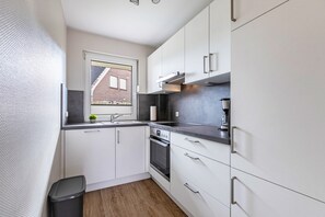 Kühlschrank, Ofen, Herdplatte, Geschirrspüler