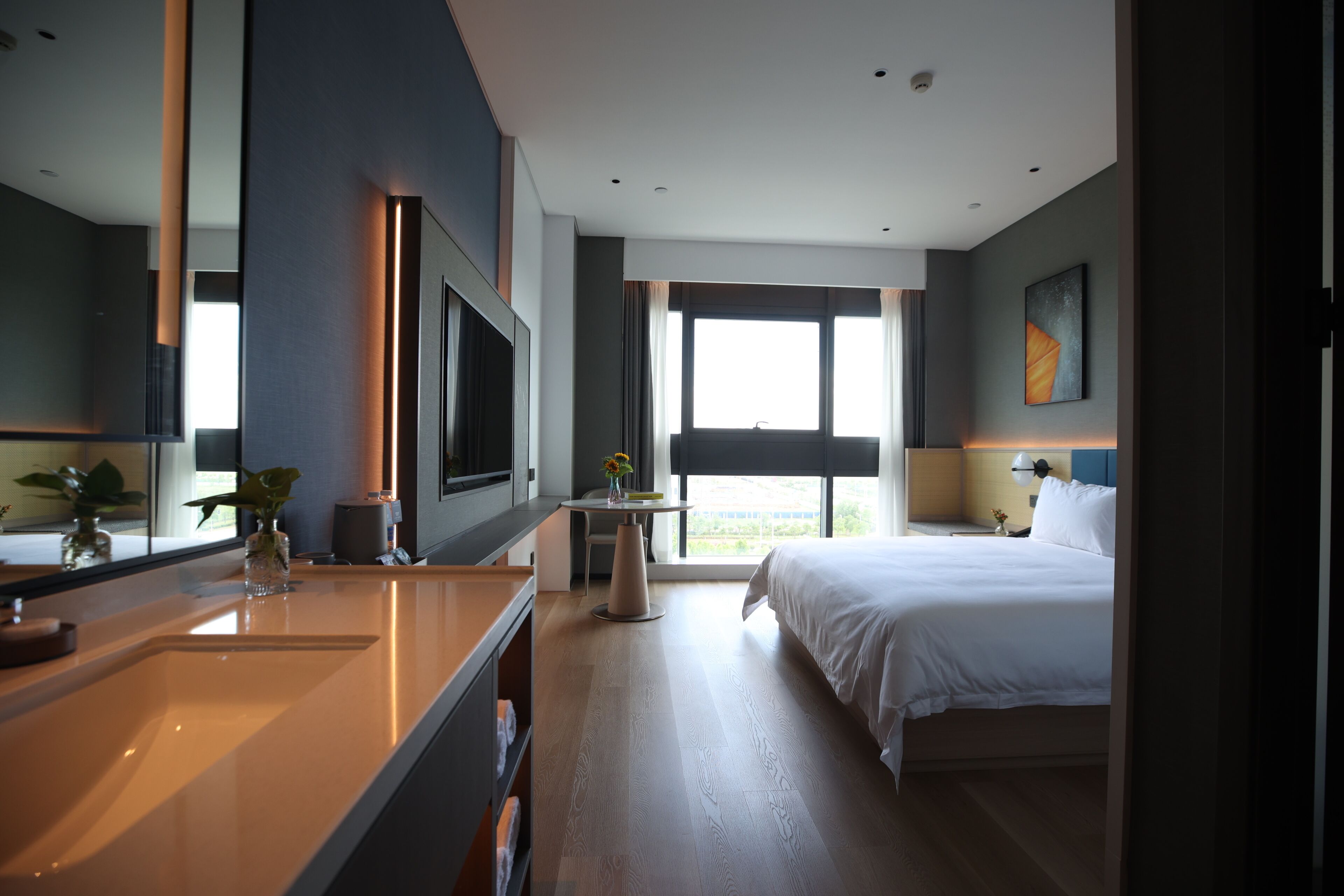 premium bedding, minibar, desk, laptop workspace