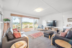 Deluxe House | 3 bedrooms, individually decorated, individually furnished