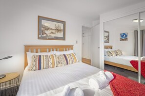 Hus Comfort | 3 sovrum, individuell inredning, unika möbler och ljudisolering