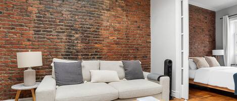 Fernseher, Stereoanlage