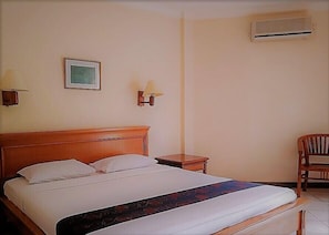 Deluxe Room, 1 Double Bed, Courtyard View