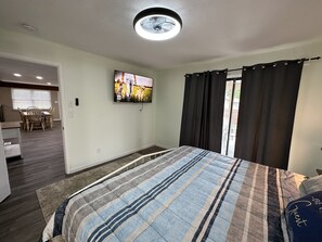 5 bedrooms, iron/ironing board, WiFi, bed sheets - Cozy Getaway Near Windrock (Oliver Springs)