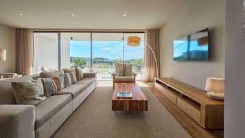 Townhome, 3 Bedrooms | Living area | 32-inch LCD TV with cable channels