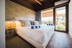 Villa clásica, 3 habitaciones, piscina privada | Sistema de insonorización, tabla de planchar con plancha, wifi gratis