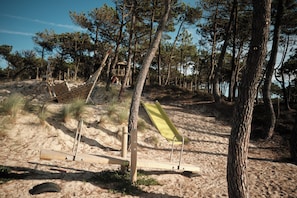 Área de juegos infantiles al aire libre