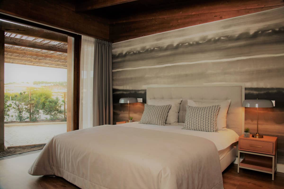 3 chambres, chambres insonorisées, fer et planche à repasser