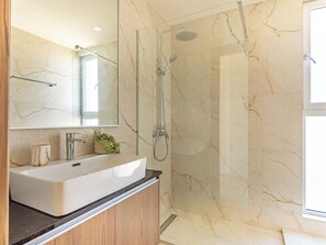 Bathroom - Sanders Mythical Blue - Chic 4 bdr Villa With Pool (Paralimni)