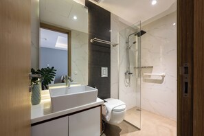 Bathroom - Penthouse Residence by Caerus Management (Phnom Penh)