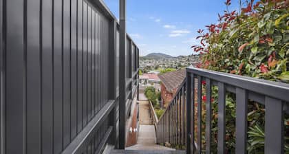 Cosy Cottesloe - Mount Wellington View