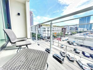 Property grounds - The Executive Getaway (San Diego)