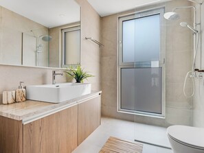 Villa, 4 Bedrooms, Private Pool | Bathroom - Sanders Mythical Blue - Bright 4 bdr Villa With Pool (Paralimni)