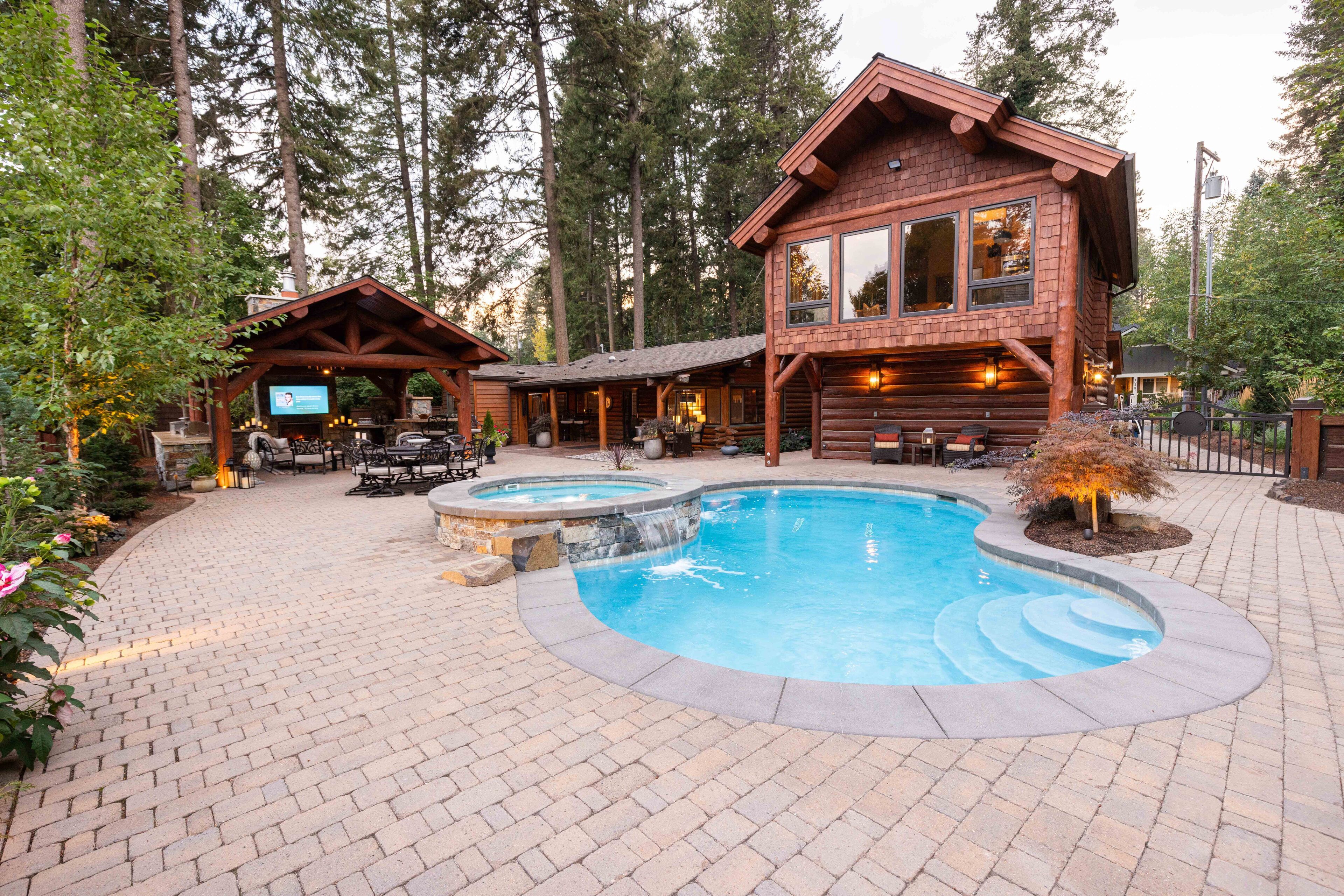 The Cabin at Hayden Lake