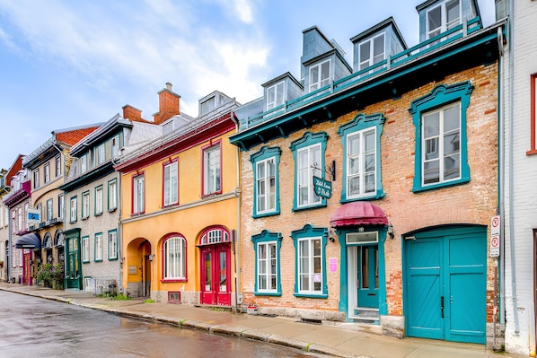 Exterior - Charming 2-Bedroom in Historic Old Quebec (Québec)