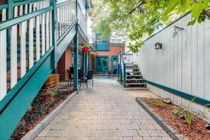 Terrace/patio - St. Ursule Two-Storey Oasis (Québec)