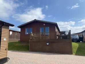 Exterior - Surf Lodge, Perfect for Family Visits to North Devon. 6 Beds & pet Friendly Too! (Ilfracombe)