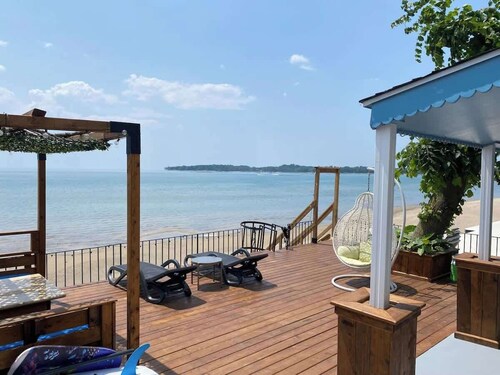 Water Front Beach House - 3BR w BBQ & Sunset!