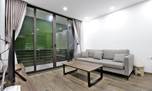 Living area - Paradise Home 32 To Ngoc Van (Hanoi)