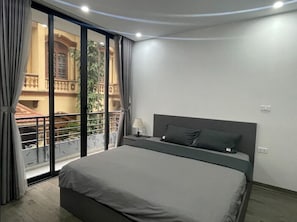 Premium bedding, desk, free WiFi, bed sheets
