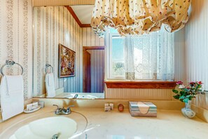 Unclassified image, 3 of 29, button