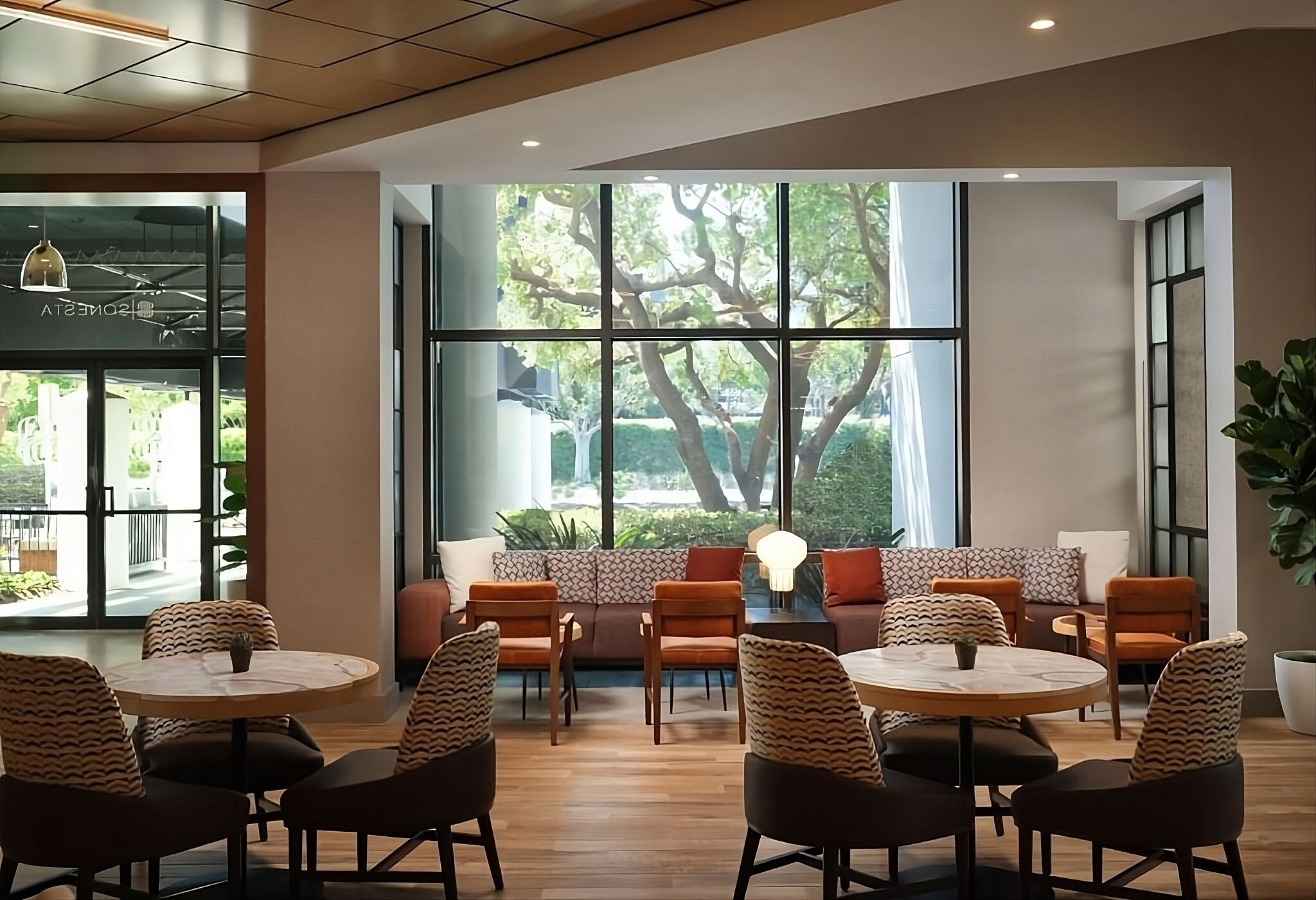 Time For A Delightful Getaway! Airport Shuttle, Pool & Jacuzzi, Pet Friendly - Newport Beach, CA