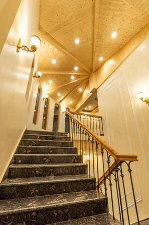 Staircase - Rustic Wood Manali (Manali)