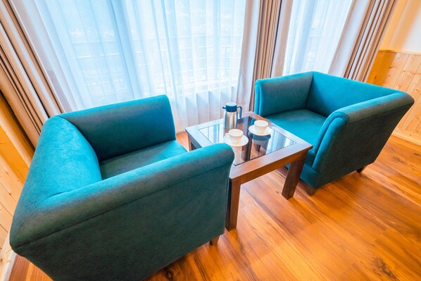 ملاءات من القطن المصري وأغطية فراش متميزة وألحفة محشوة بالريش