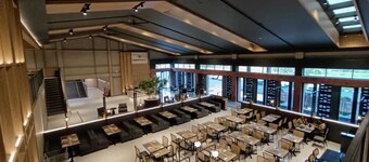 โรงแรมฟีริสและคอนเวนชันเคอร์ตาเจติ