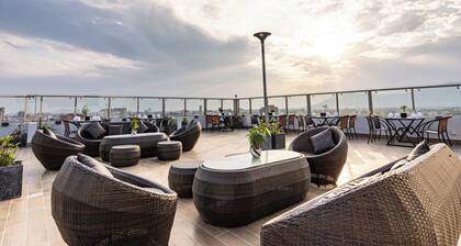 THE SQUARE KAMPOT HOTEL