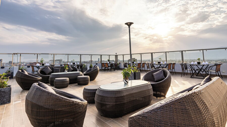 THE SQUARE KAMPOT HOTEL