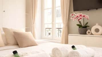 Iron/ironing board, WiFi, bed sheets