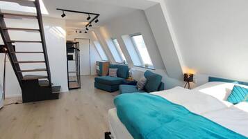 Schreibtisch, WLAN, BettwÀsche